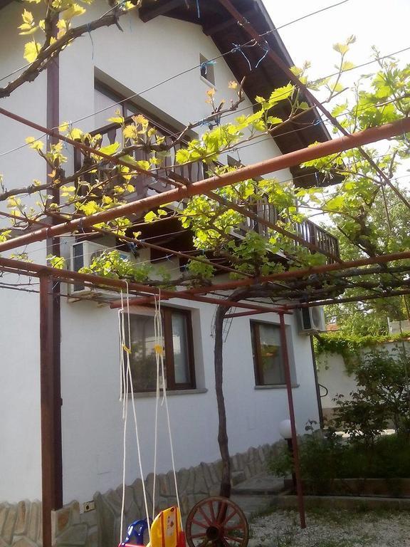 Guest House By The Captain Βάρνα Εξωτερικό φωτογραφία