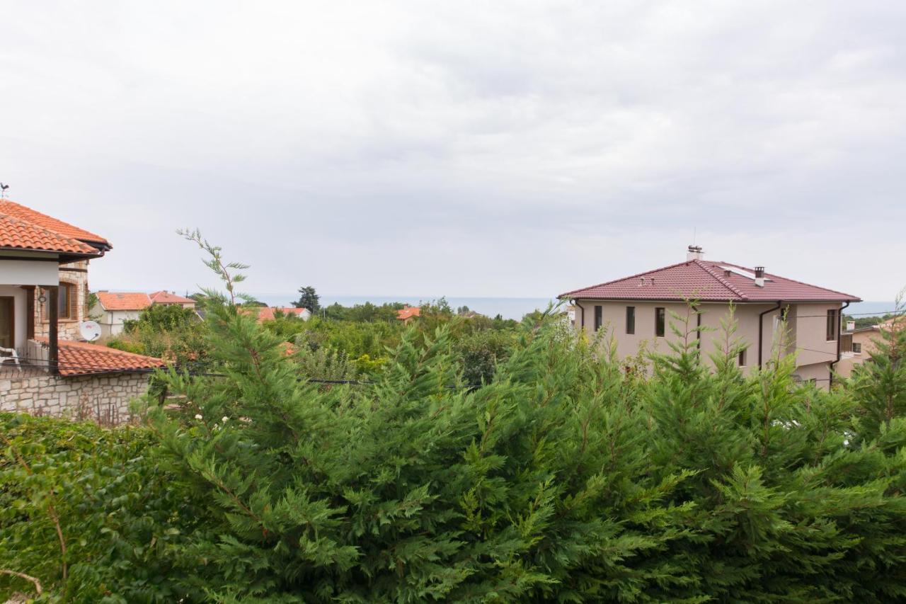 Guest House By The Captain Βάρνα Εξωτερικό φωτογραφία